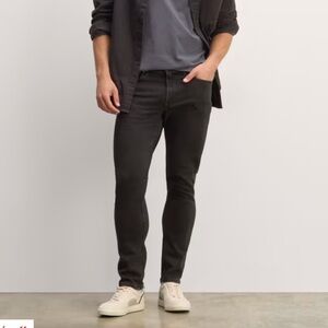 Everlane Men’s washed black skinny jean 30/32.